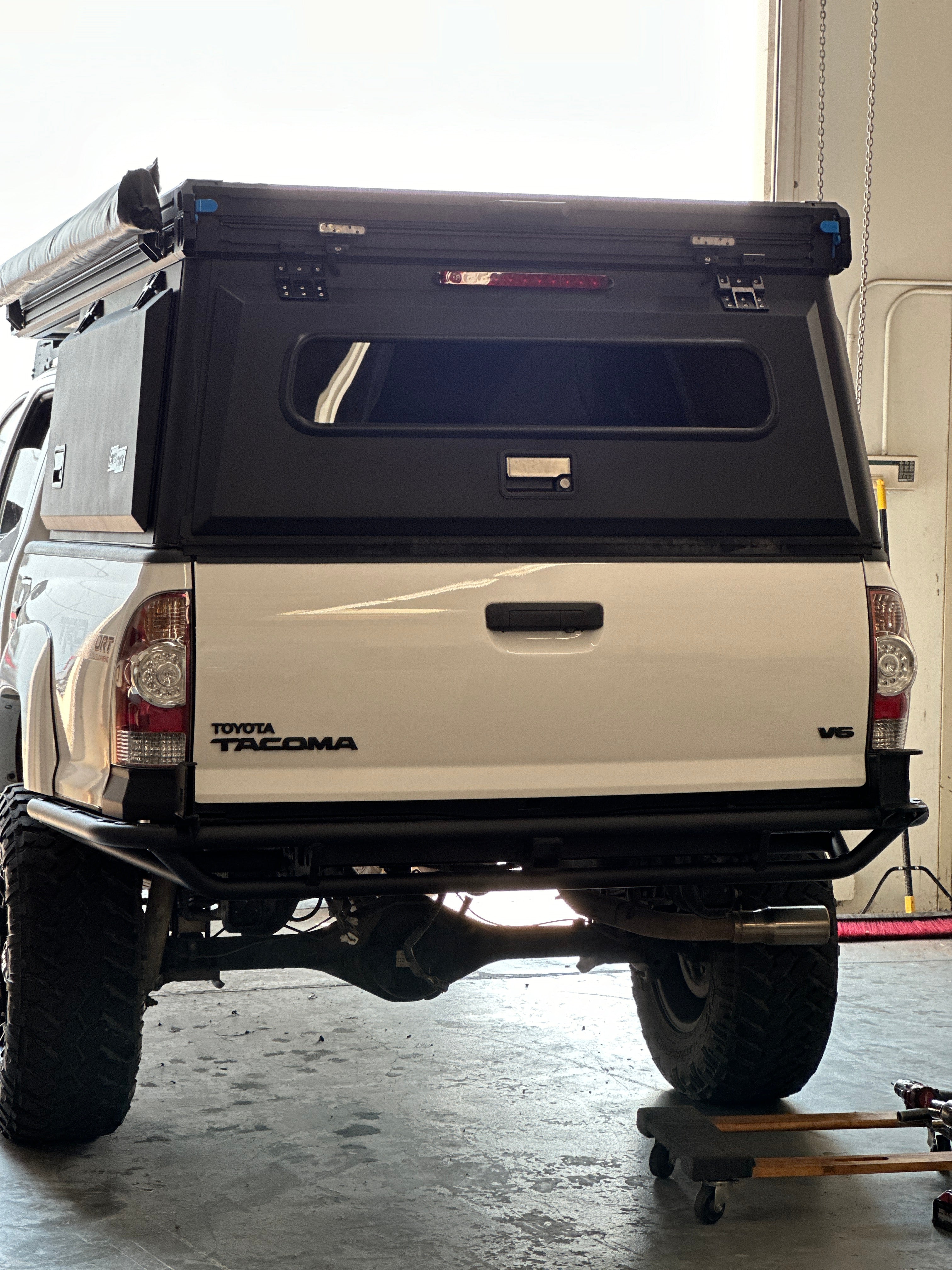 2005-2015 Tacoma Slim Series Swing Out